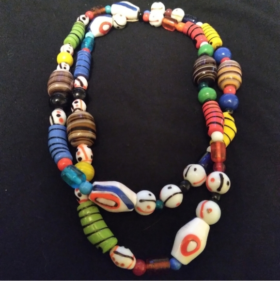Jewelry - Vintage multi colored glass bead necklace